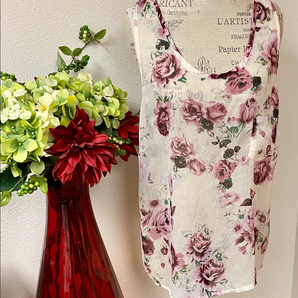 🔥3/$15. GUC. Sheer floral Tank Top